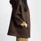 Chiara Boncompagno abbigliamento donna autunno inverno 2026 completo in maglia e cappotto con cappuccio marrone